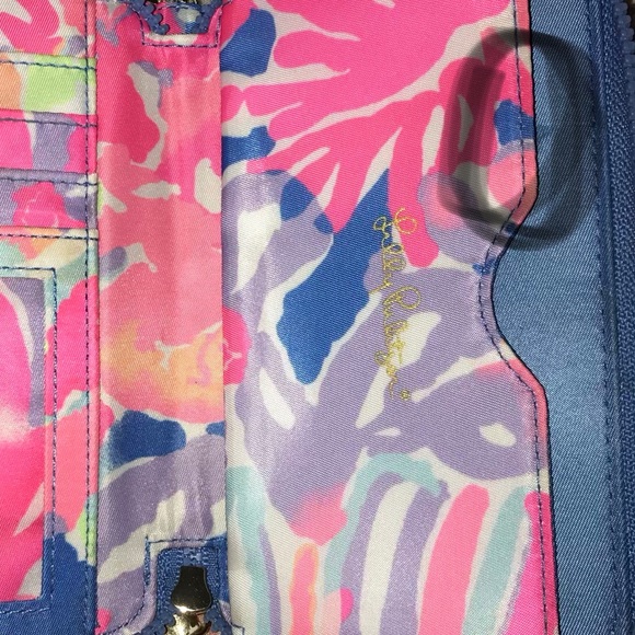 Lilly Pulitzer Wristlet - Picture 5 of 6